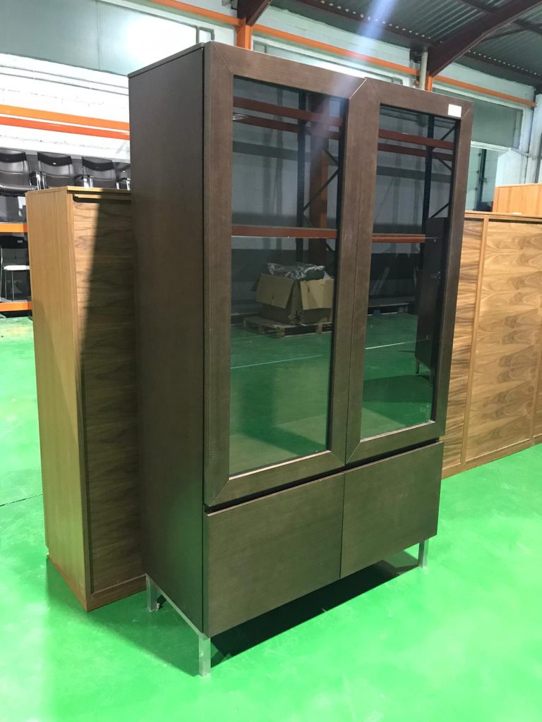 VITRINA MADERA NATURAL WENGUE - Multiocasión Super Outlet