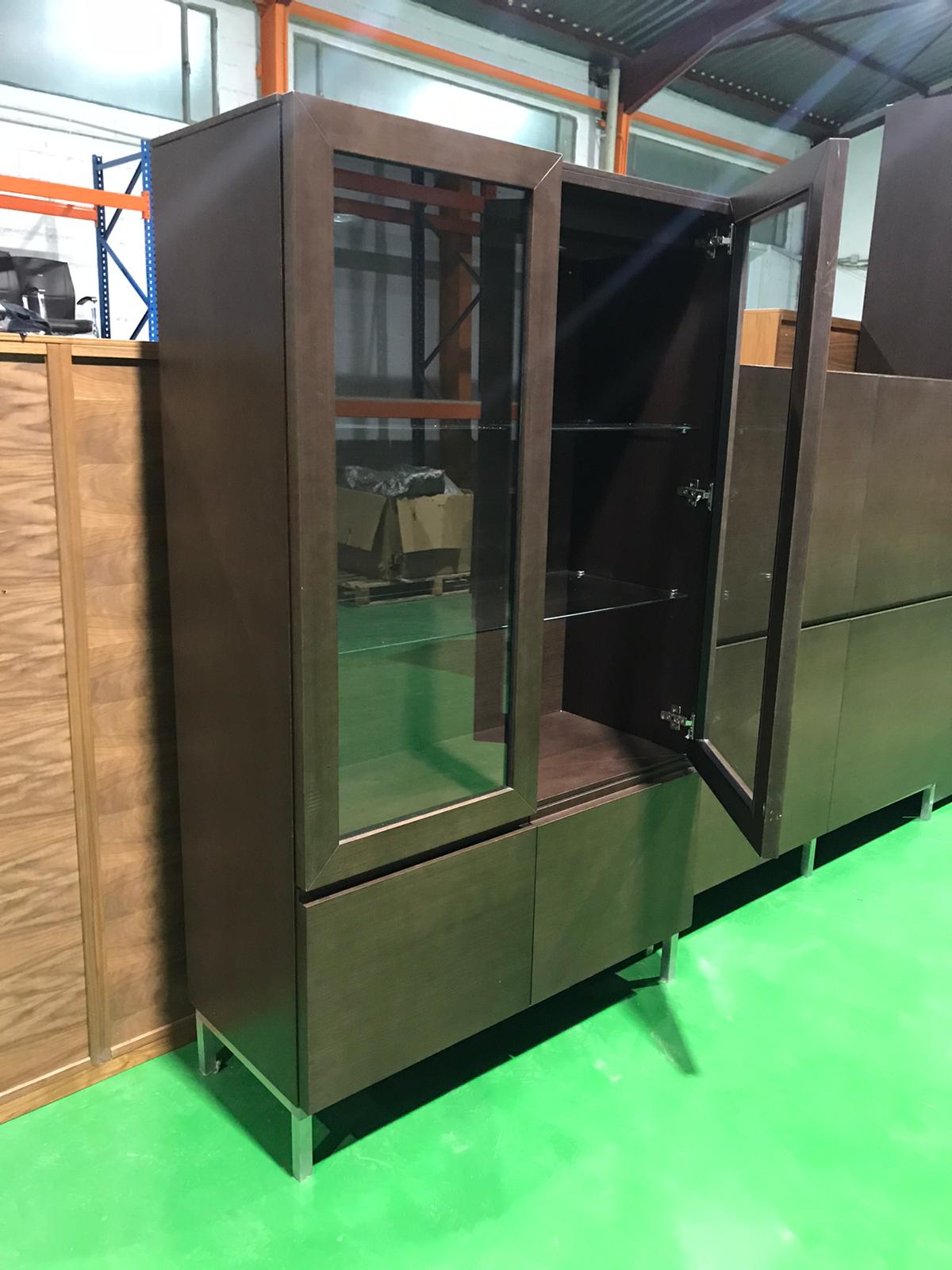 VITRINA MADERA NATURAL WENGUE - Multiocasión Super Outlet